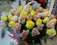 Купить изумительные розы в Петербурге цветочная база.